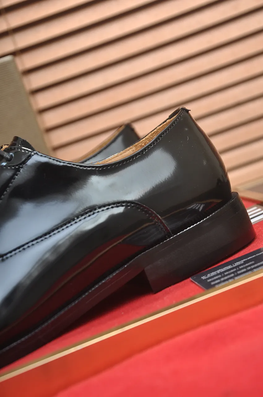 Men's shoes 💰620💶 [Chrstian Loubotin] Red-soled shoes 💋Original mold opening, the highest version on the market, purely handmade ➕Imported cowhide uppers, first-layer water-dyed cowhide lining! Original EU high-gloss outsole. 38 to 45 (45 customized)